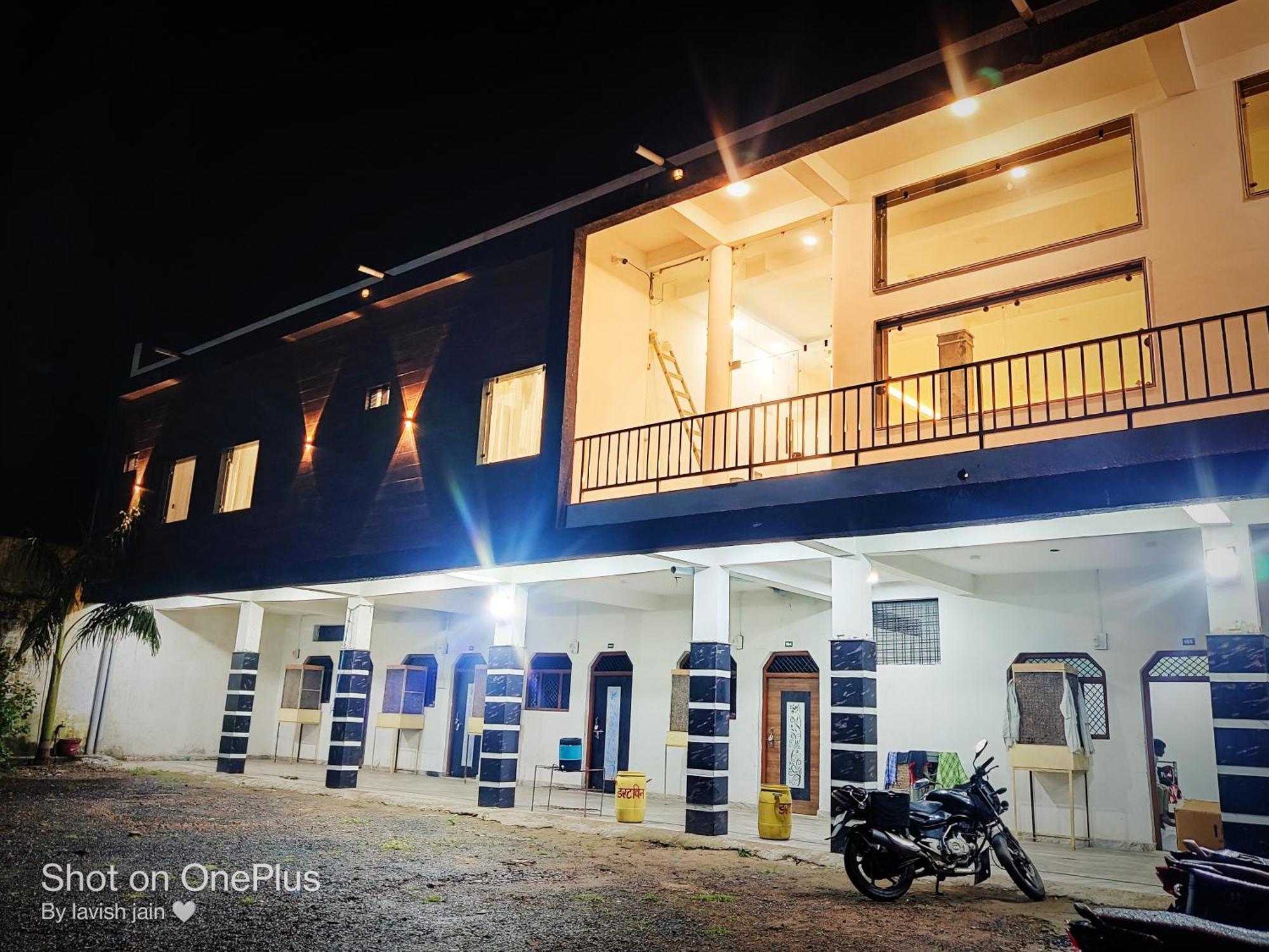 Hotel Modi Palace, Chanderi Mp Buitenkant foto