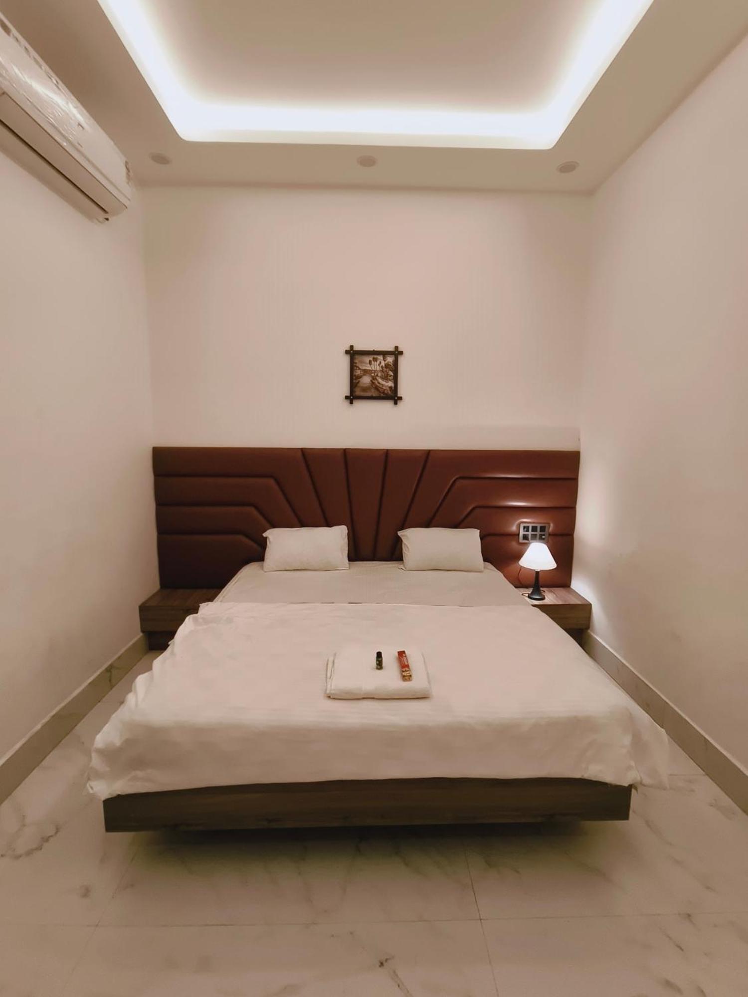 Hotel Modi Palace, Chanderi Mp Buitenkant foto