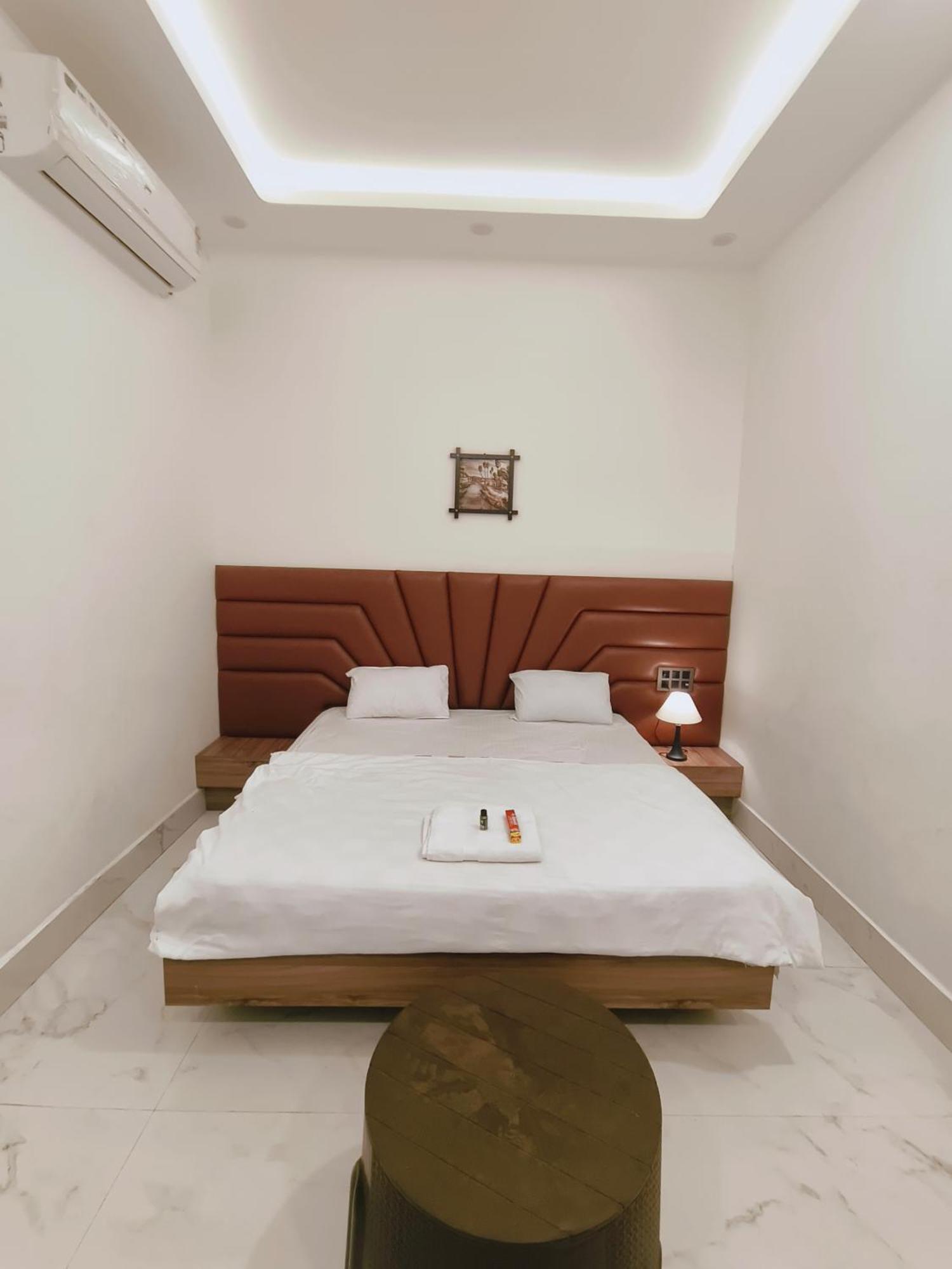 Hotel Modi Palace, Chanderi Mp Buitenkant foto