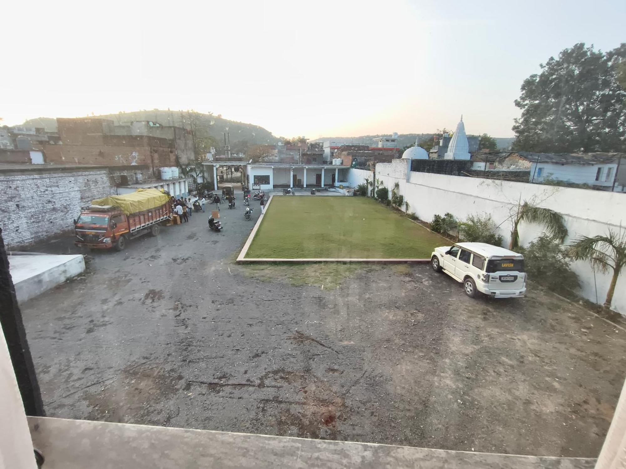 Hotel Modi Palace, Chanderi Mp Buitenkant foto
